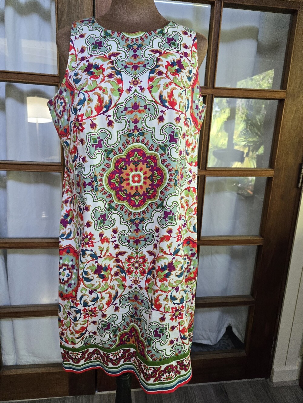 London Times Sleeveless White Multi-Color Medallion Print Shift Dress
